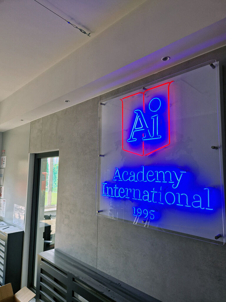siec-wifi-szkola-warszawa-academy-international siec wifi szkola warszawa academy international